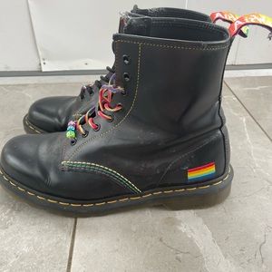 Pride dr.martens